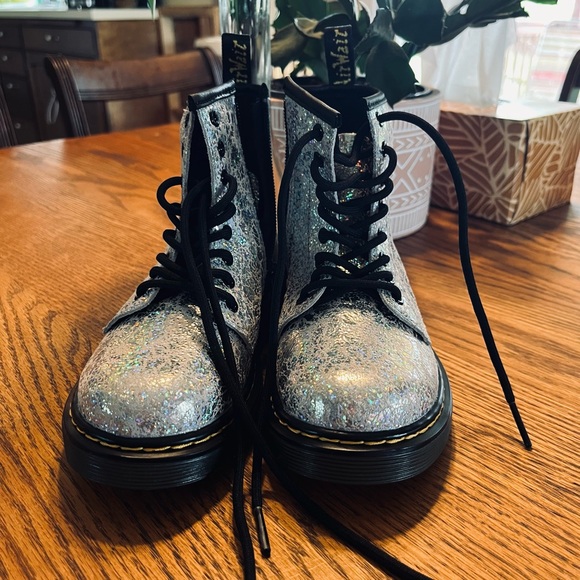 Toddler Dr Martens - Picture 2 of 4